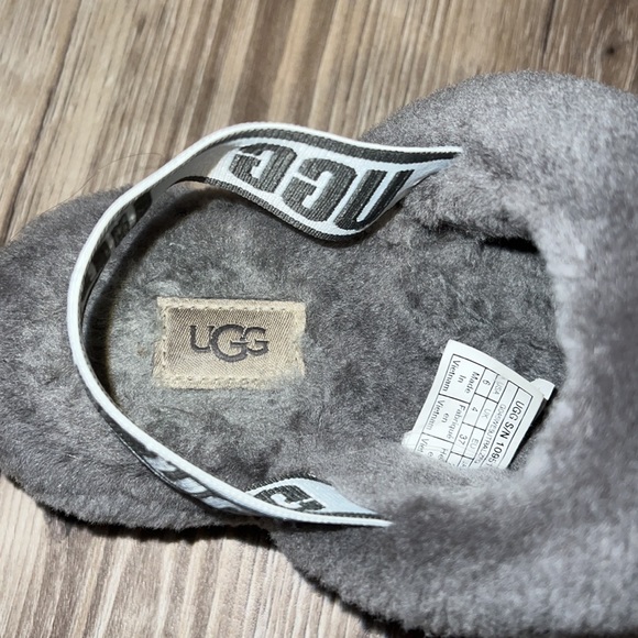 Ugg Slippers - Picture 2 of 3